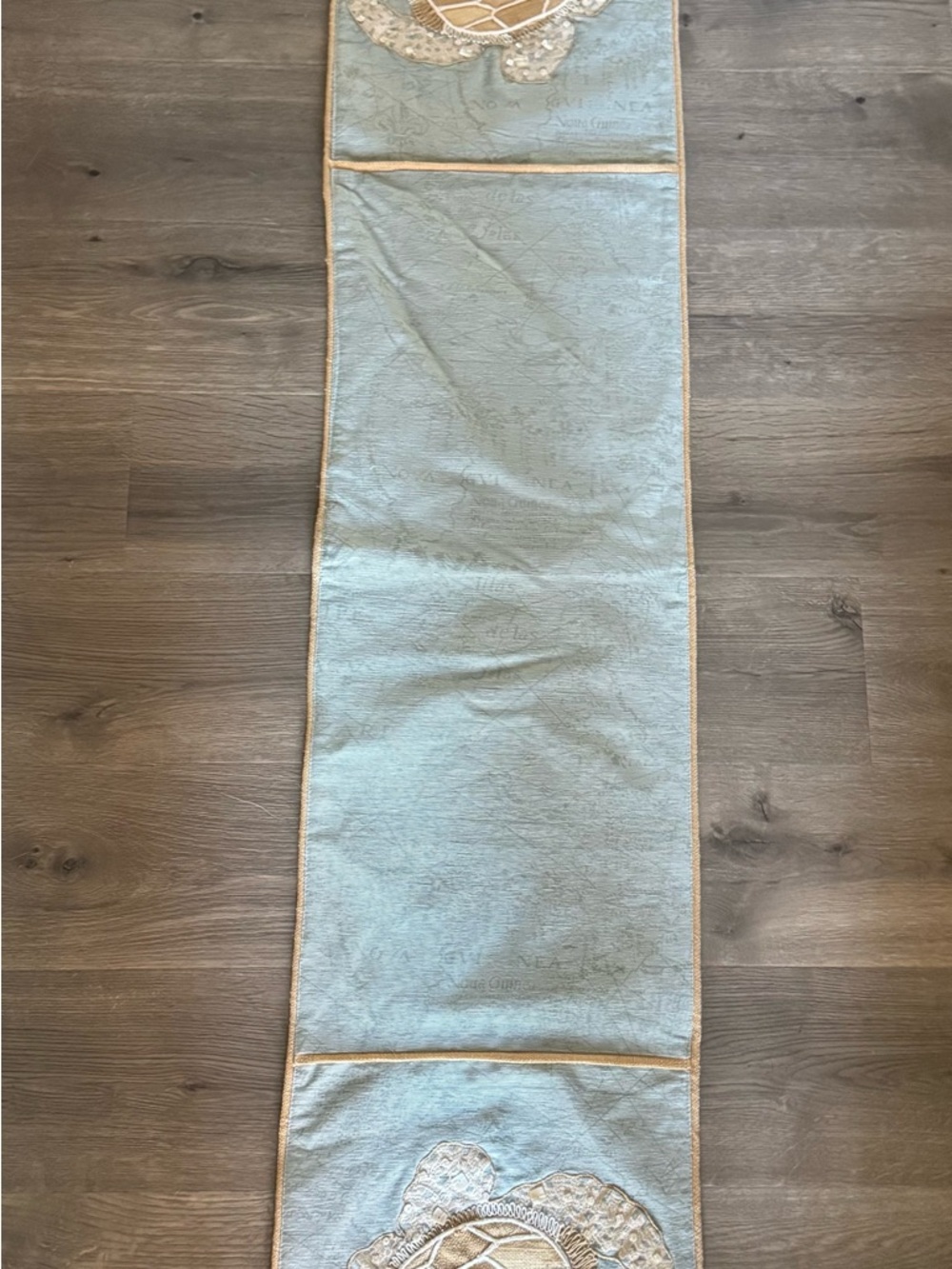 Pier 1 Aqua Blue Table Runner with Beaded Sea Turtle Natural Burlap Trim - Picture 4 of 9